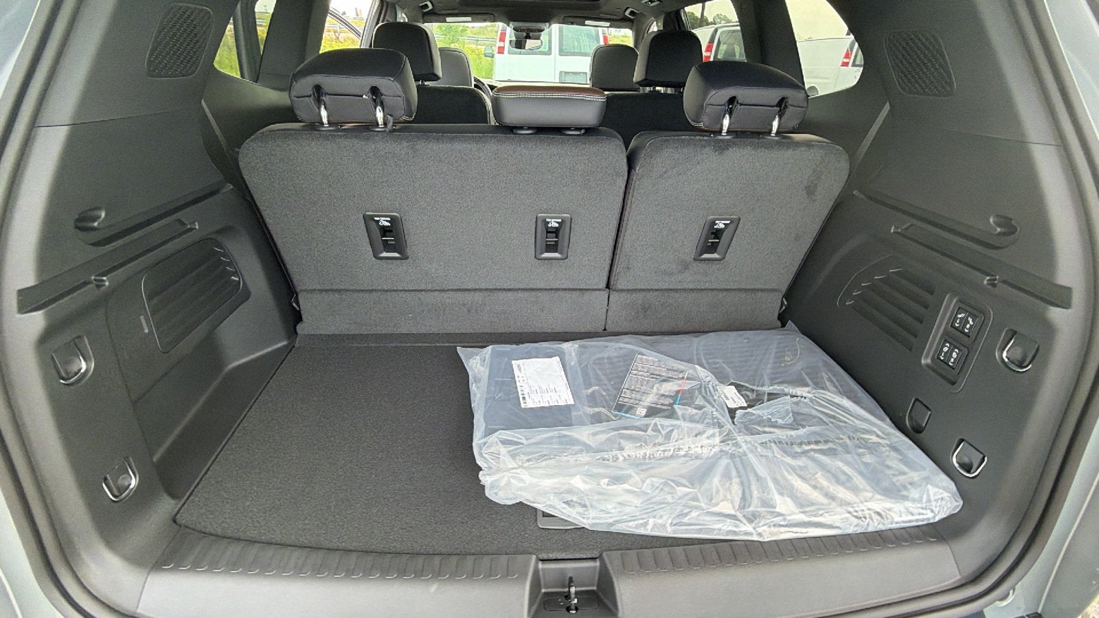 2027 GMC Acadia Denali Ultimate