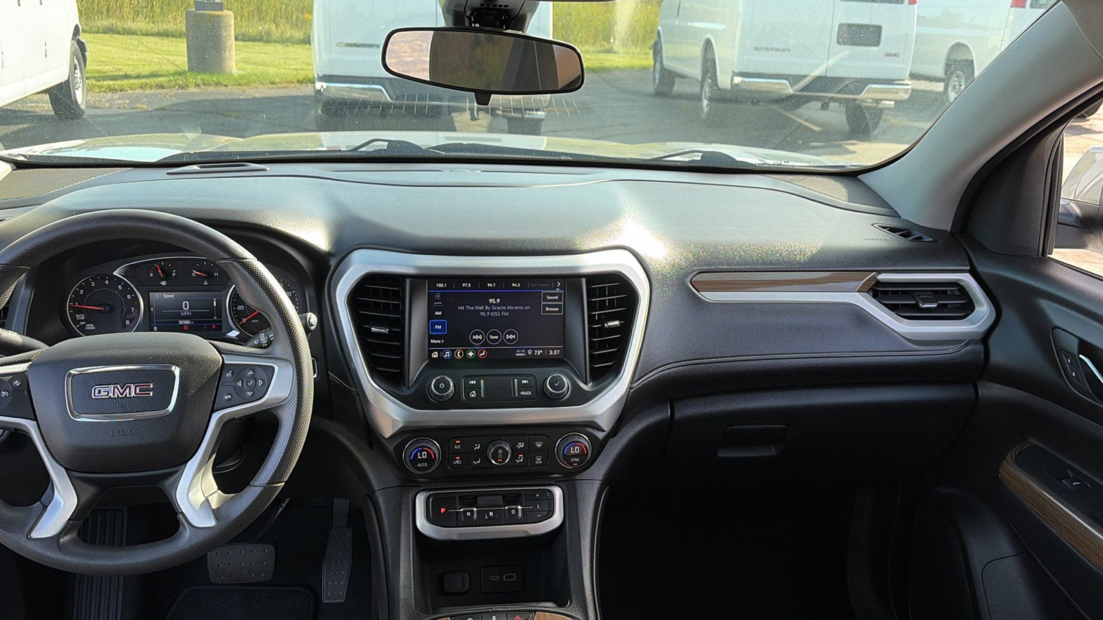 2023 GMC Acadia SLE