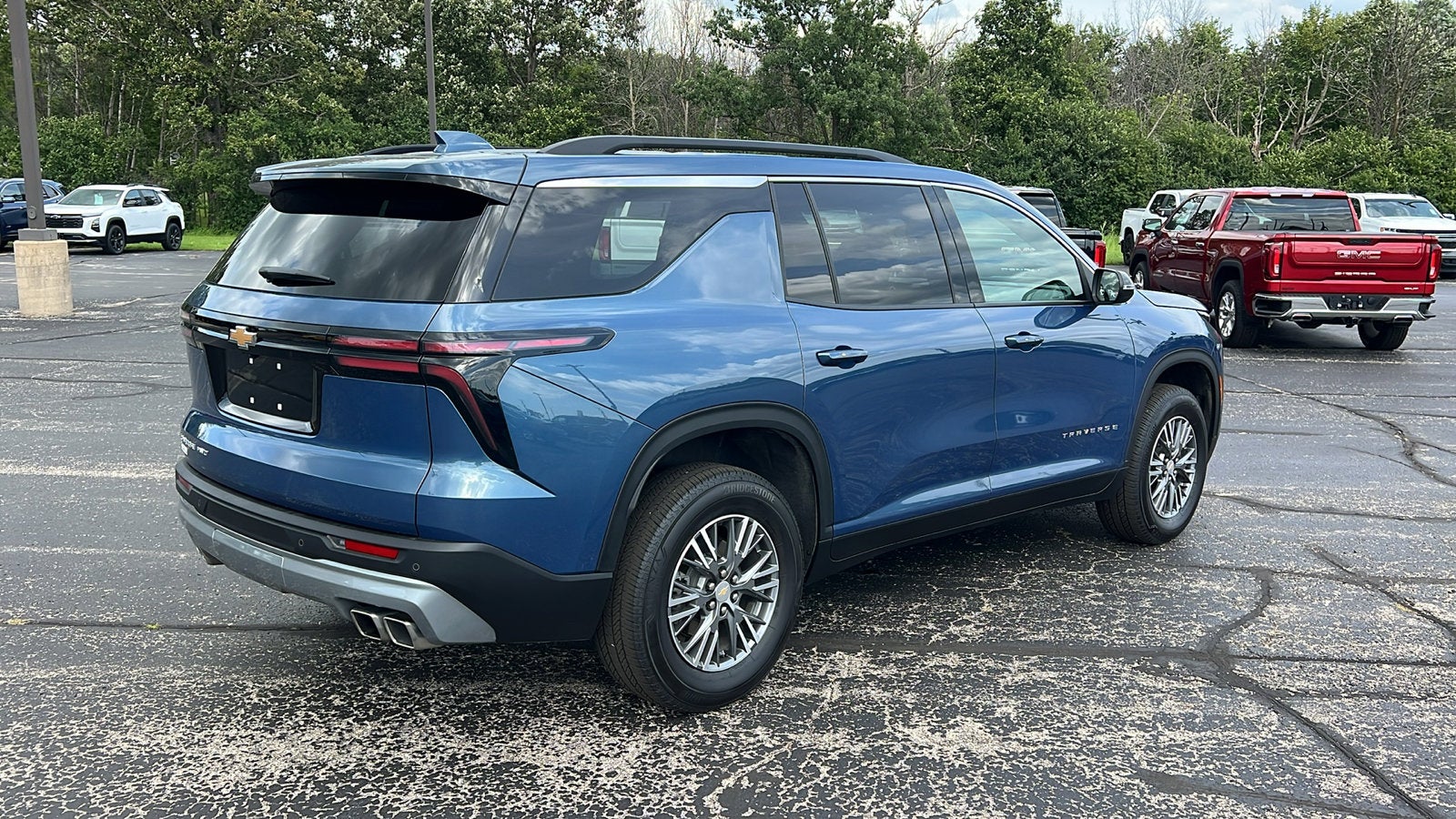 2025 Chevrolet Traverse LT