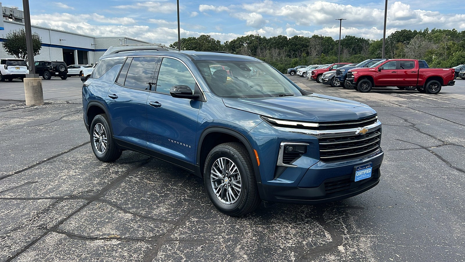 2025 Chevrolet Traverse LT
