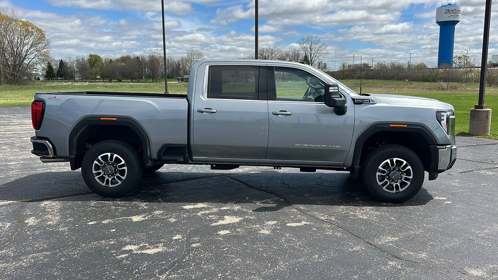 2026 GMC Sierra 2500 HD SLE