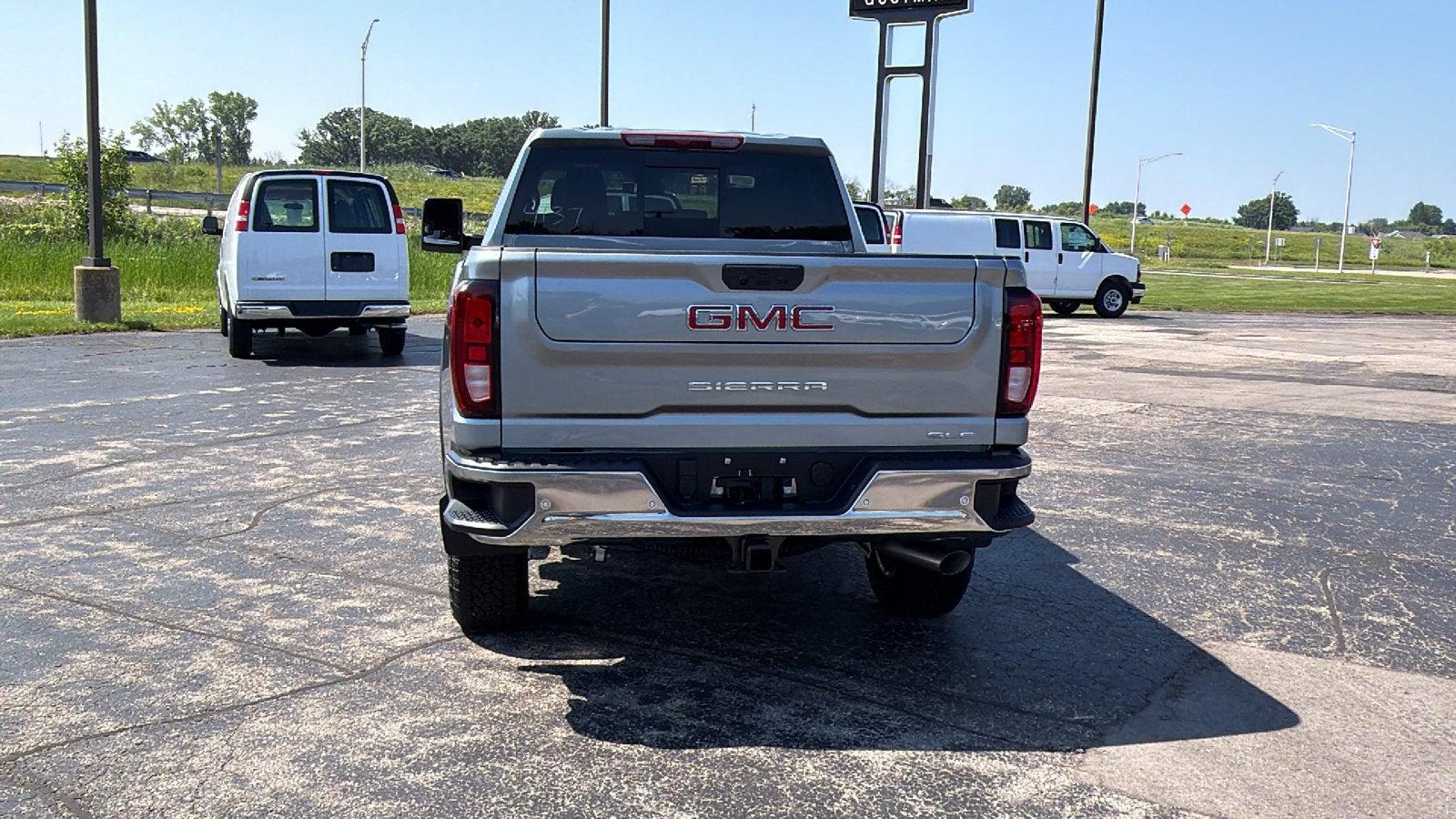 2026 GMC Sierra 2500 HD SLE