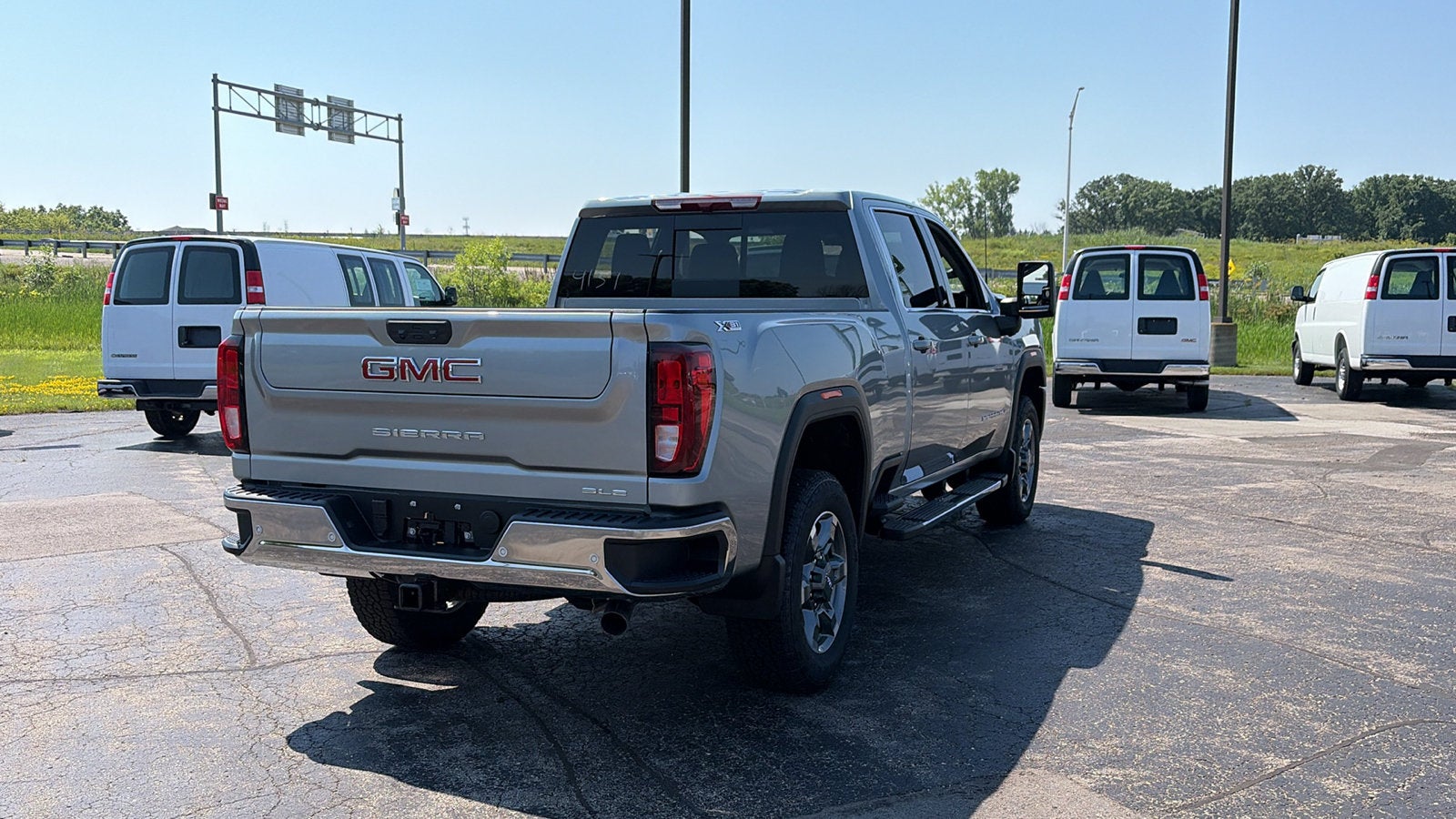 2026 GMC Sierra 2500 HD SLE