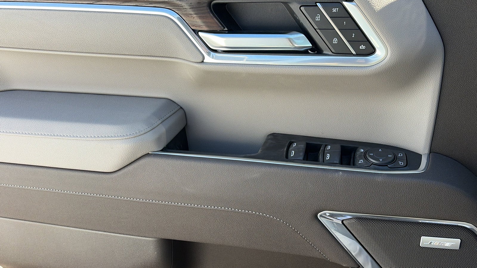 2026 GMC Sierra 1500 SLT - Photo 24