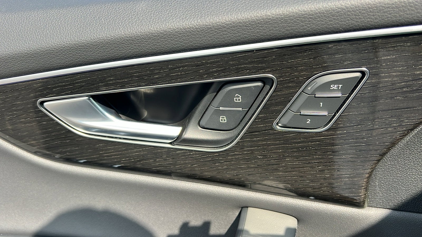 2025 Audi Q8 Premium Plus 55 TFSI quattro